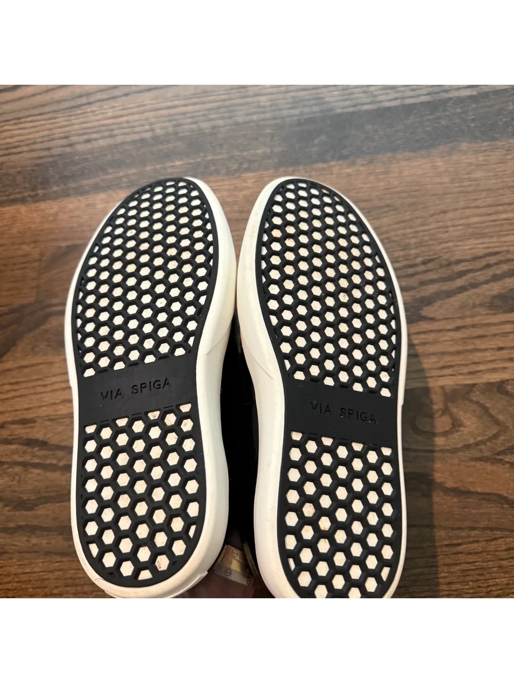 Yvonne Women's Slip On Black & White Leather Sneakers SZ 38 US SZ 8